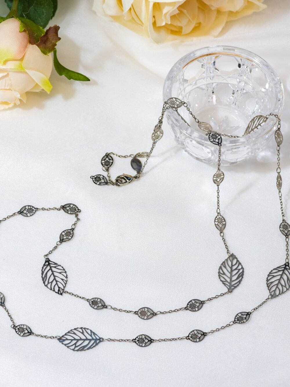 Cookie Lee Silver Tone Long Leaf Necklace 35" Signed
